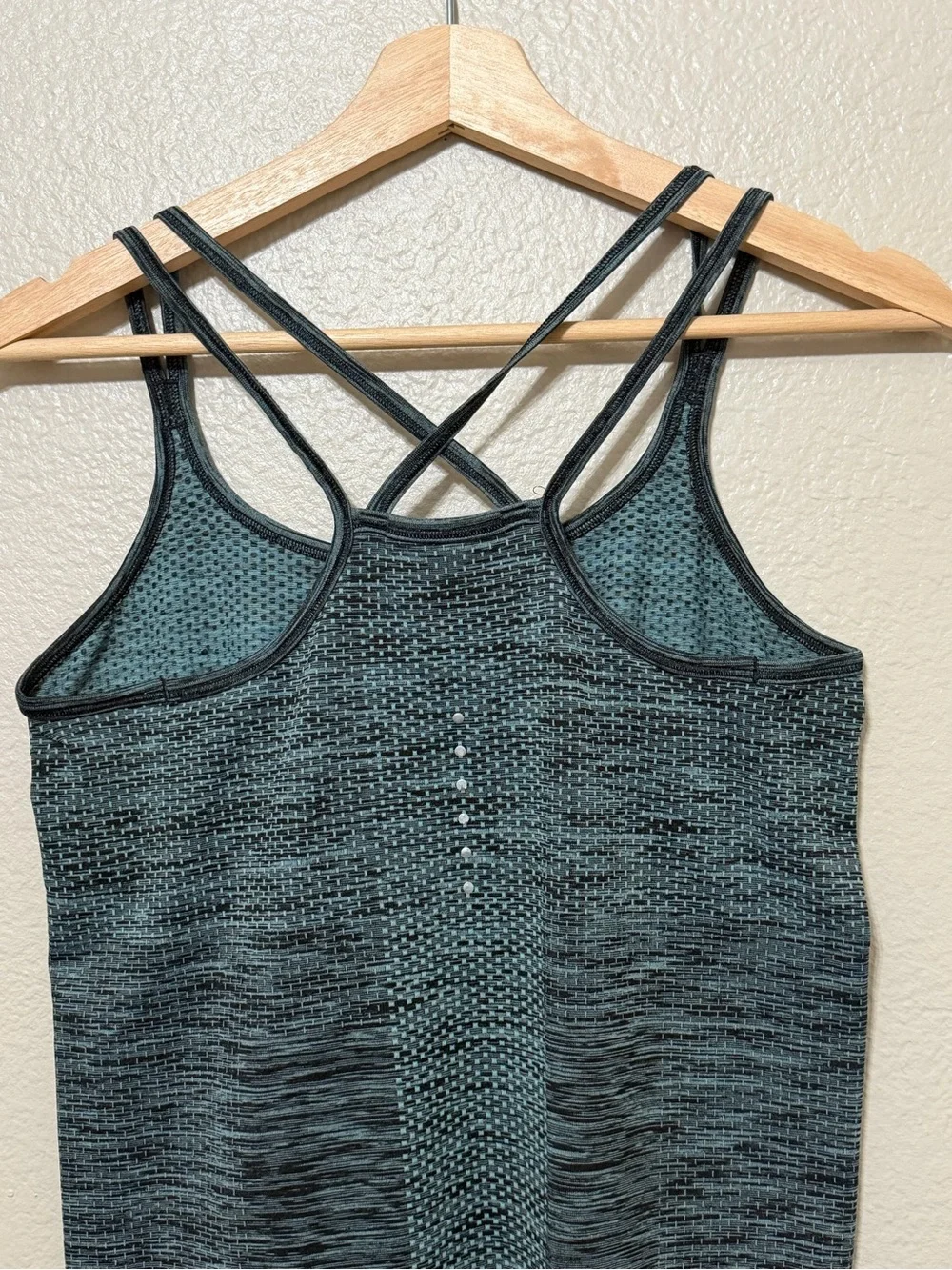 Nike Women's Black/Green Heathered Strappy Tank Top Dri-fit Gym Outdoors